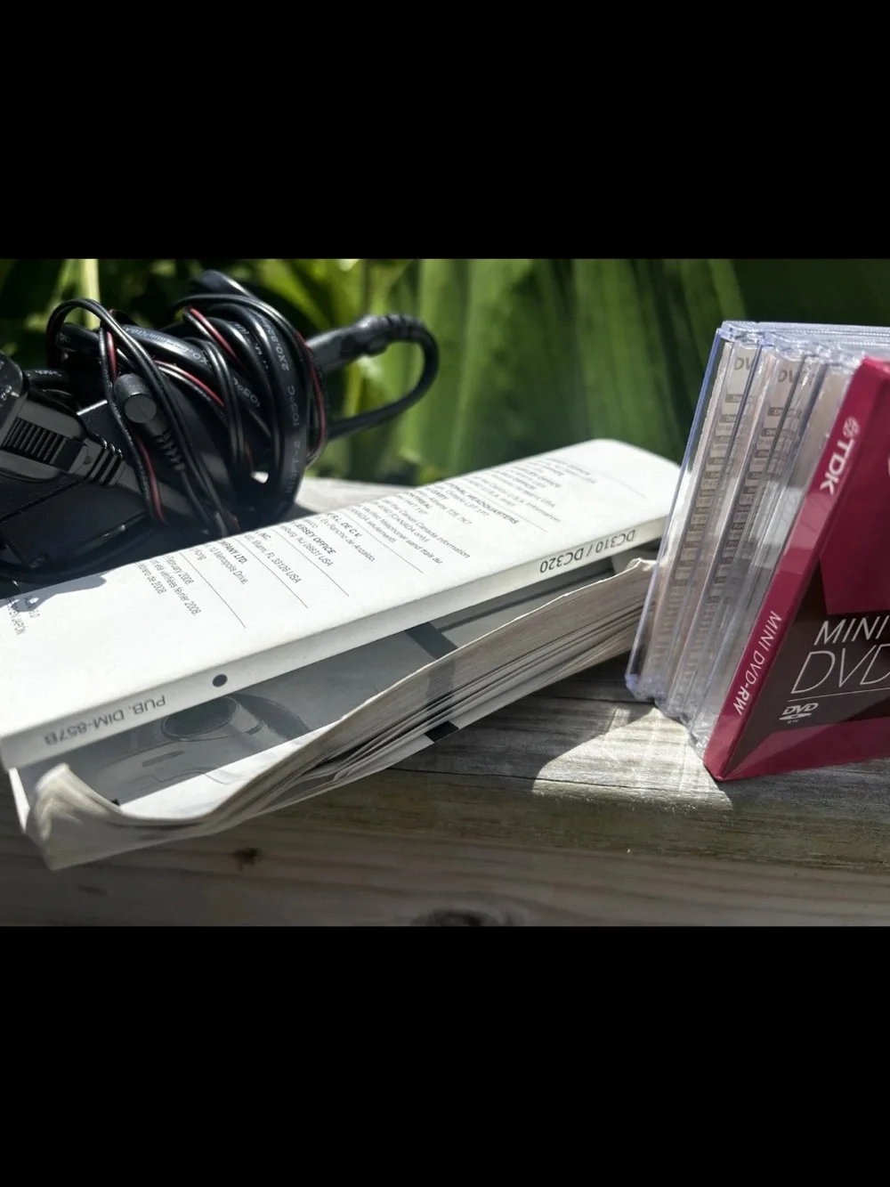 CANON DC320 DVD 48X ADVANCED ZOOM W/ CHARGER & BATTERY & BAG ~ TESTED & WORKING